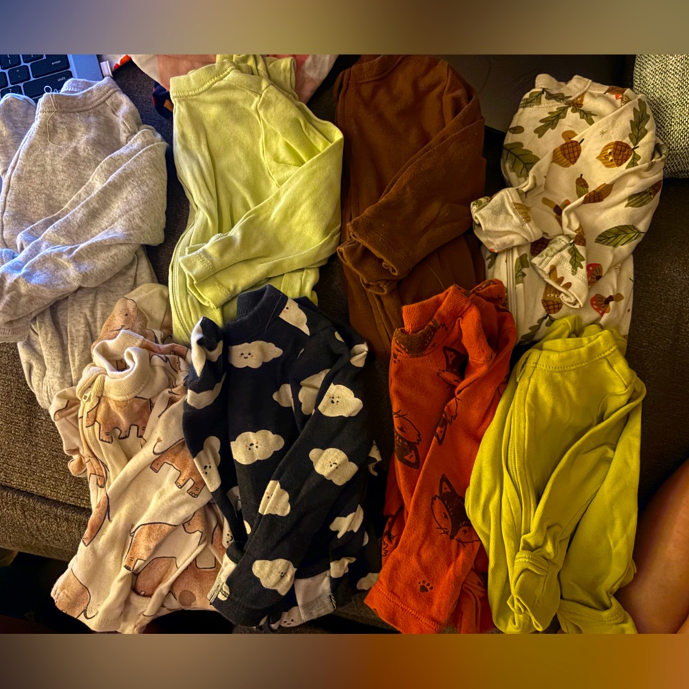 Lot of 8 old navy 0/3 sleepers